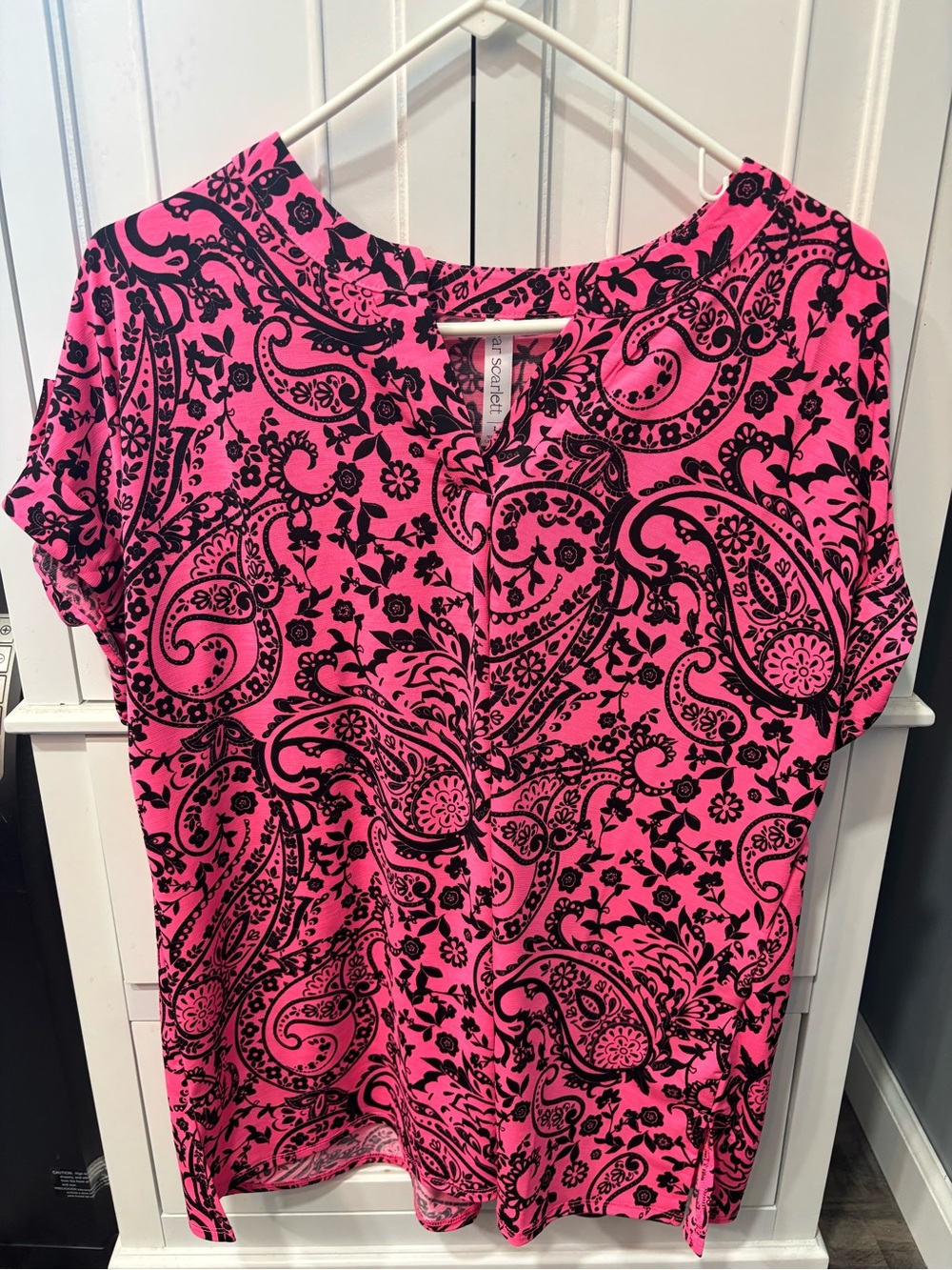 Dear Scarlett bright pink and black top. Size large NWT